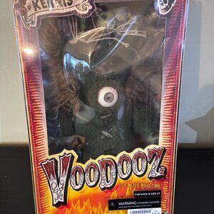 NEW SEALED VOODOOZ MEZCO KENNIS VOODOO DOLL PLUSH